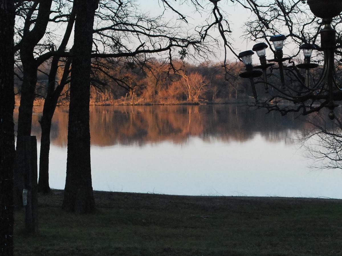 Lake Front Cottage Little Elm Exterior photo